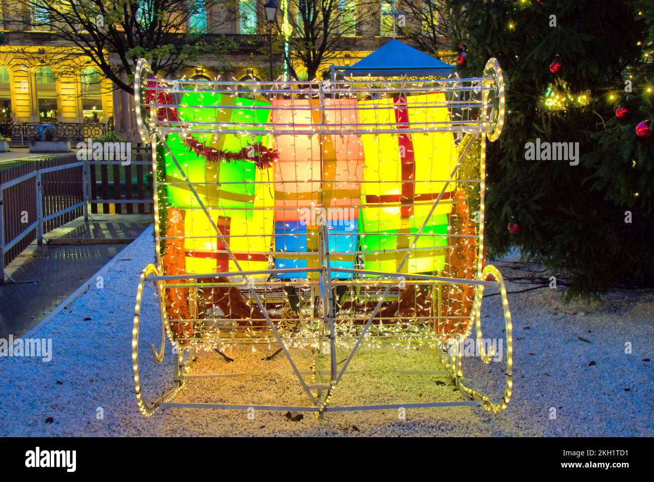 Glasgow, Écosse, Royaume-Uni 23rd novembre, 2022.Christmas Lights on Buchanan Street The style Mile and shopping capital of Scotland and George Square avec le marché de Noël au bas du style Mile sur la place St Enoch. Crédit Gerard Ferry/Alay Live News Banque D'Images