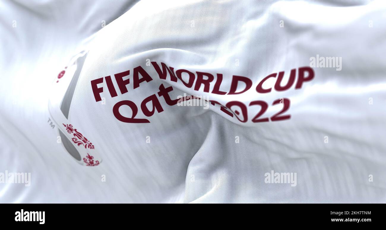Doha, QA, octobre 2022 : détail du drapeau blanc de la coupe du monde Qatar 2022 de la FIFA qui agite dans le vent. La coupe du monde aura lieu au Qatar du 20 au 20 novembre Banque D'Images