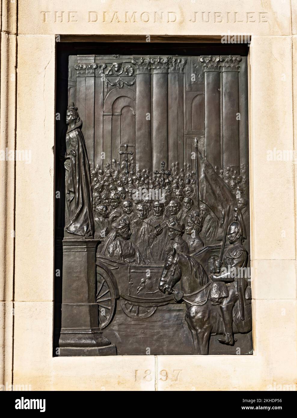 Ballarat Australie / détail d'une plaque en bronze incrustée dans le Monument de la Reine Victoria. Banque D'Images