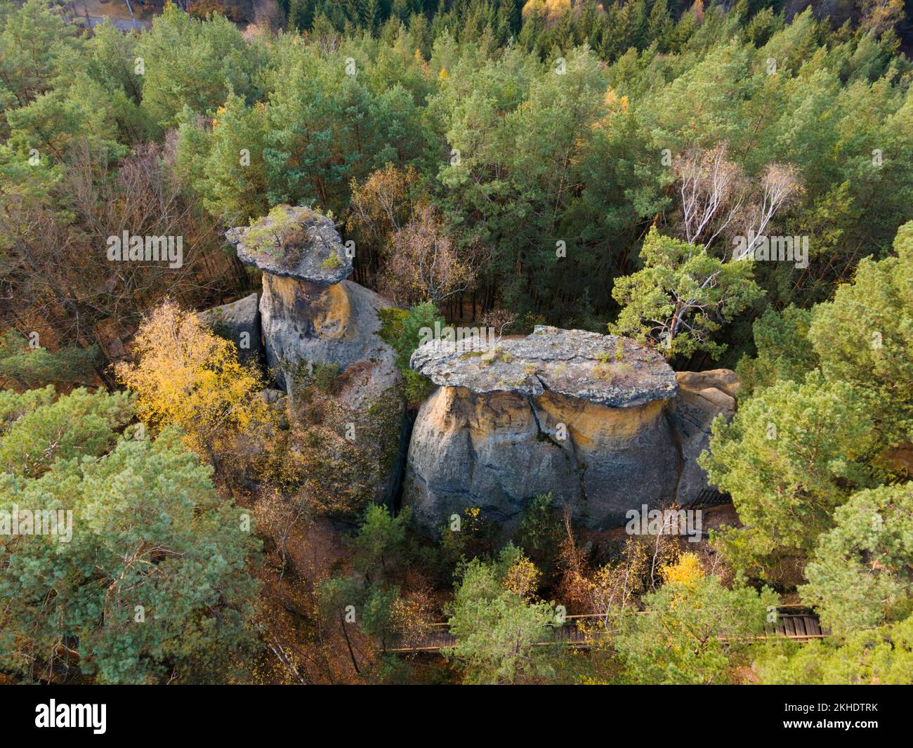 Tir de drone, formation rocheuse Kokorinske poklicky, réserve naturelle de Kokorínský dul, formation de grès, Suisse Daubienne, district d'Okres Melník, Melnik Banque D'Images