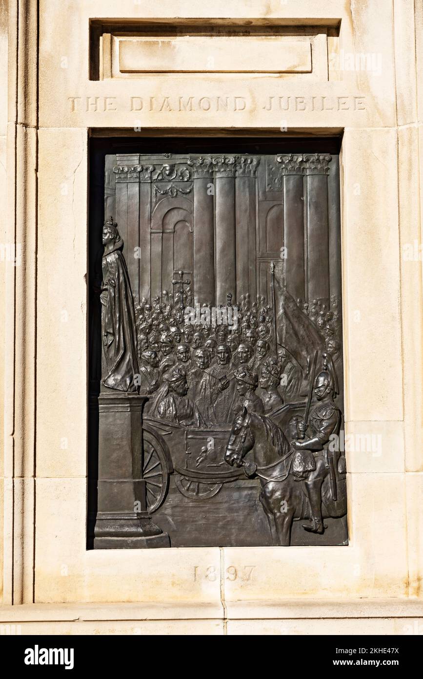 Ballarat Australie / détail d'une plaque en bronze incrustée dans le Monument de la Reine Victoria. Banque D'Images