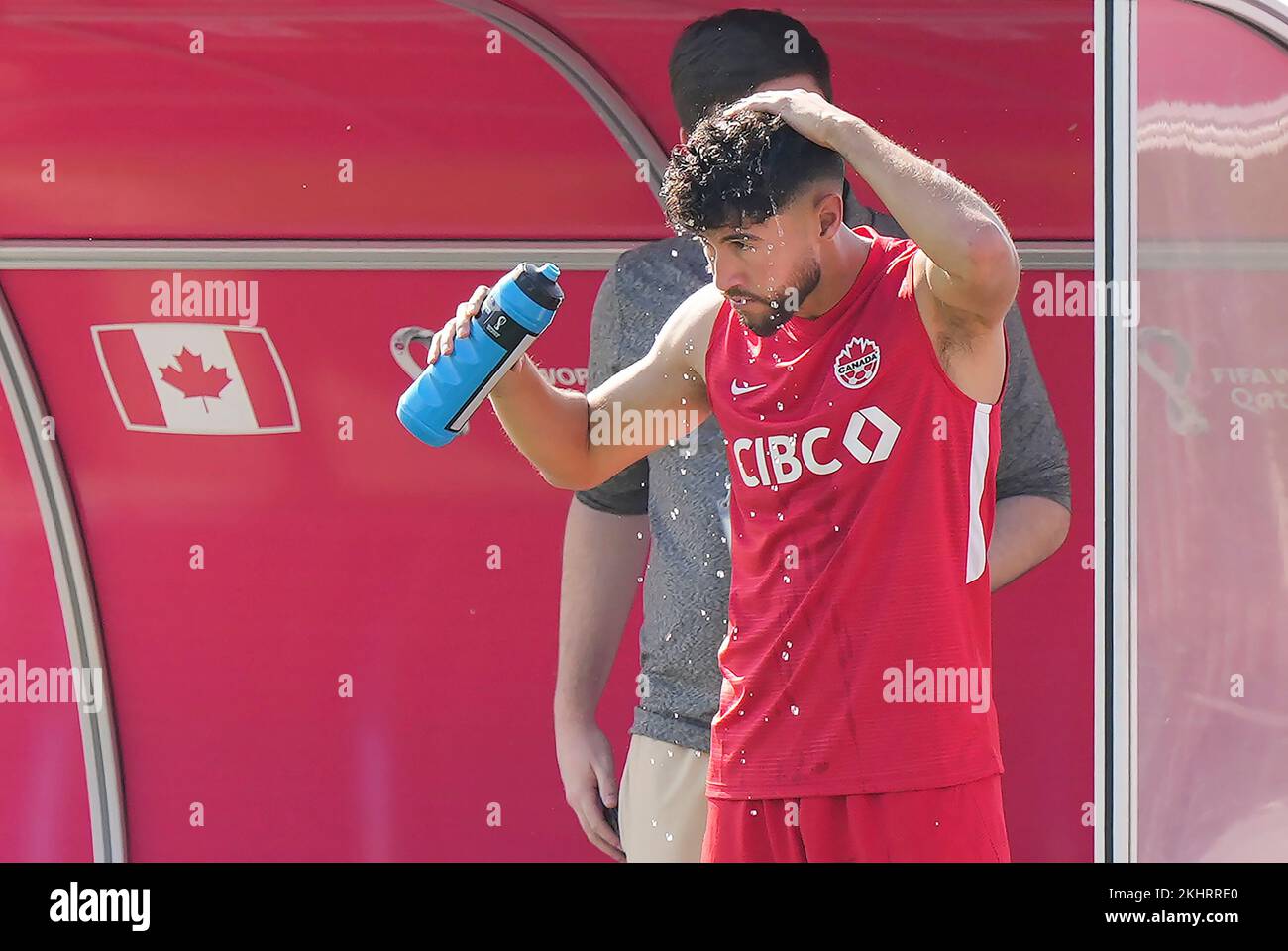 24 novembre 2022, DOHA, QATAR: Le milieu de terrain canadien Jonathan Osorio se hante dans la chaleur pendant la pratique à la coupe du monde à Doha, au Qatar, jeudi, 24 novembre 2022. (Image à crédit : © Nathan Denette/la presse canadienne via ZUMA Press) Banque D'Images