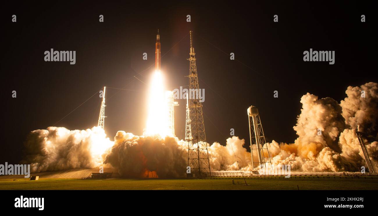 KENNEDY SPACE ce|NTRE, FLORIDE, États-Unis - 16 novembre 2022 - lancement de la fusée spatiale de la NASA transportant le vaisseau Orion sur le Artemis i fli Banque D'Images