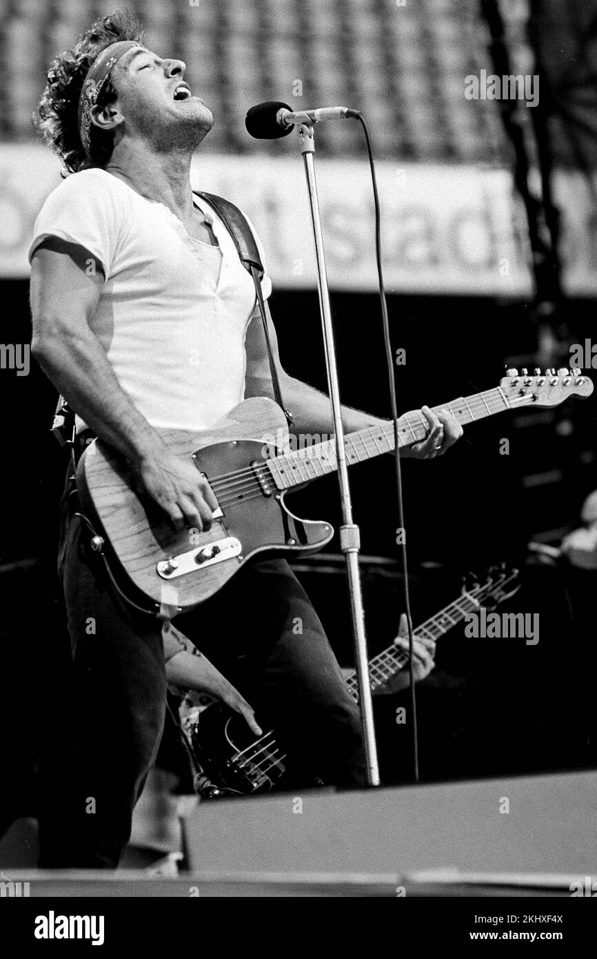 Bruce Springsteen en concert avec le groupe E Streetband dans le stade Feyenoord né dans la tournée des États-Unis. - Rotterdam Hollande - vvbvanbreefotografie Banque D'Images