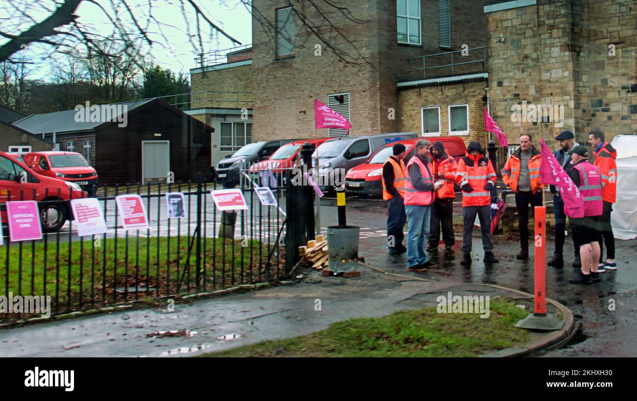 Glasgow, Écosse, Royaume-Uni 24th novembre 2022. Les grèves ont vu le postier au dépôt de Lincoln avenue protester à l'entrée. Crédit Gerard Ferry/Alay Live News Banque D'Images