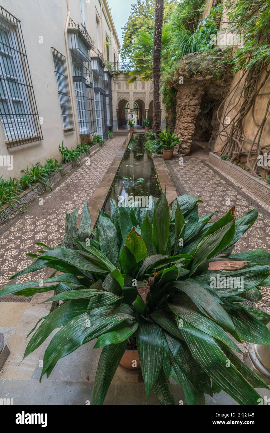 Grenade, Espagne - 21 novembre 2022 : Palais Carmen de los Mártires. Patio Nazari Banque D'Images