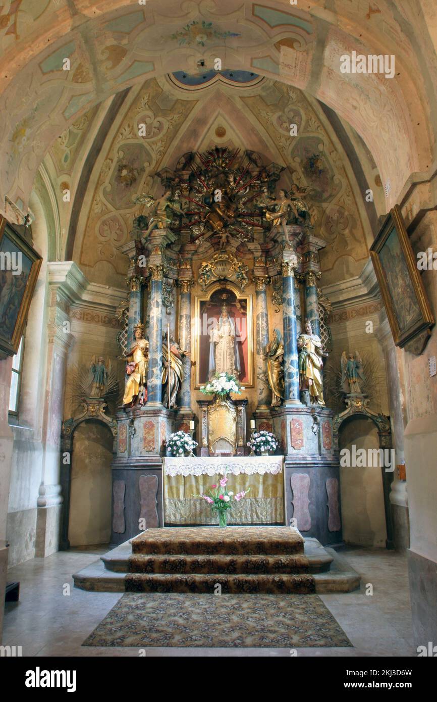 L'autel de notreDame de la Scapulaire dans l'église de la Sainte