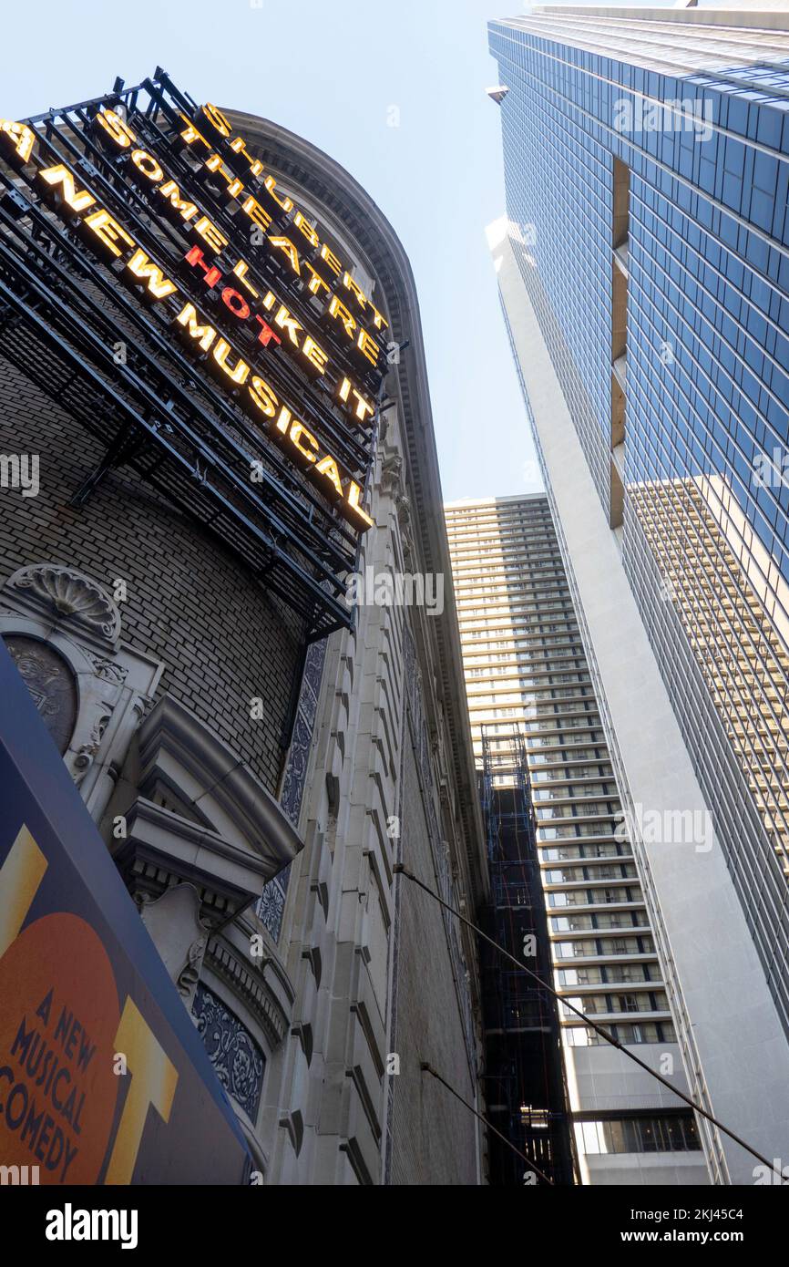 Shubert Theatre Marquee avec « some Like IT Hot », NYC, USA 2022 Banque D'Images