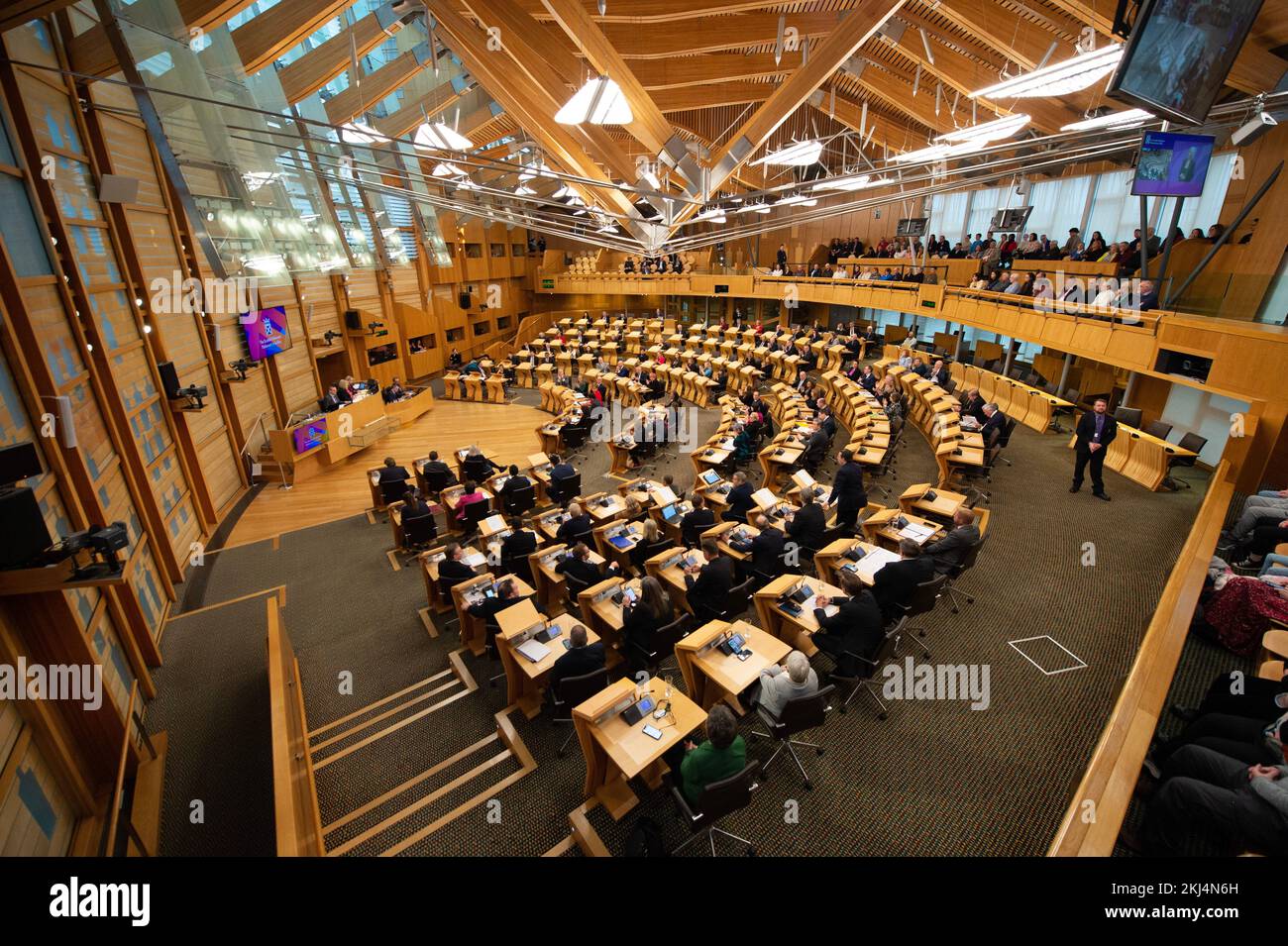 Édimbourg, Écosse, Royaume-Uni. 24th novembre 2022. PHOTO : séance hebdomadaire des premiers ministres questions au Parlement écossais le lendemain de la décision de la Cour suprême du Royaume-Uni selon laquelle Holyrood ne serait pas en mesure de déclencher un second référendum sur l'indépendance. Crédit: Colin D Fisher crédit: Colin Fisher/Alay Live News Banque D'Images