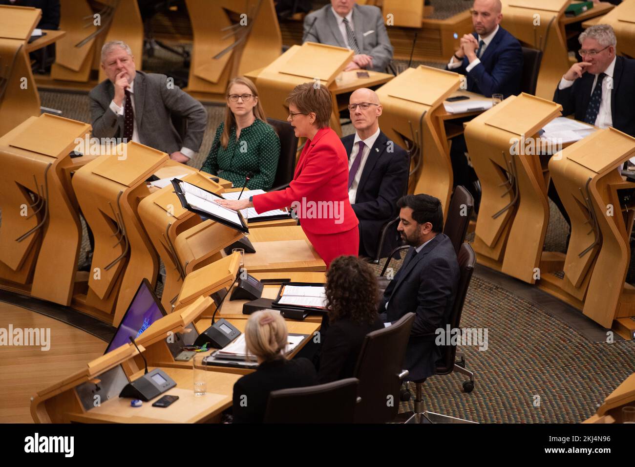 Édimbourg, Écosse, Royaume-Uni. 24th novembre 2022. PHOTO : séance hebdomadaire des premiers ministres questions au Parlement écossais le lendemain de la décision de la Cour suprême du Royaume-Uni selon laquelle Holyrood ne serait pas en mesure de déclencher un second référendum sur l'indépendance. Crédit: Colin D Fisher crédit: Colin Fisher/Alay Live News Banque D'Images