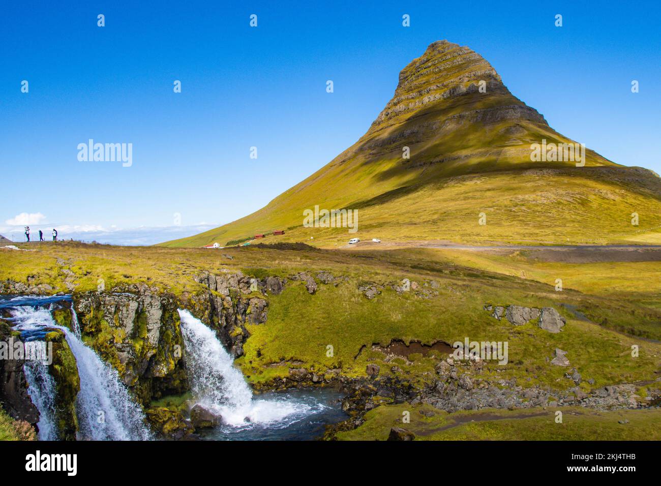 Kirkjufell et kirkjufellsfoss islande en août de l'été Banque D'Images