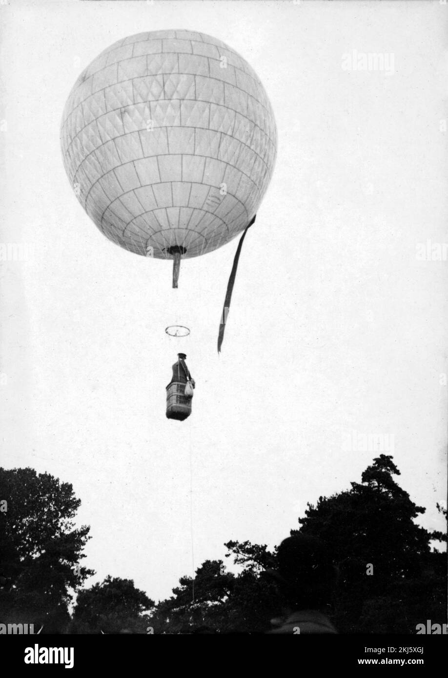 Premier ballon de Santos-Dumont, 1898, Alberto Santos-Dumont (1873 - 1932), inventeur de l'aéronautique brésilienne Banque D'Images