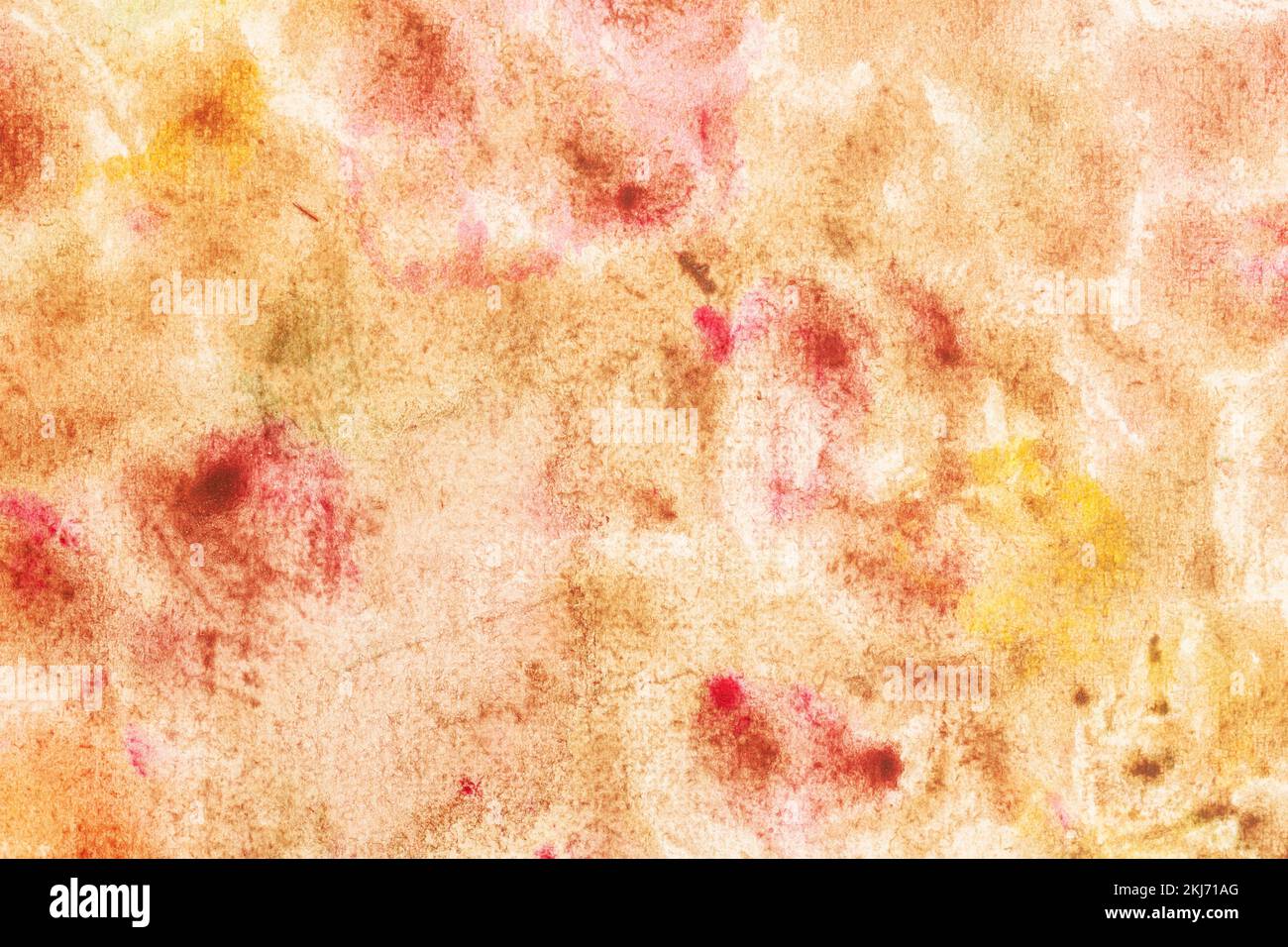 Traits de pinceau peints à la main sur fond papier, taches, breloques de couleurs marron et rouge Banque D'Images