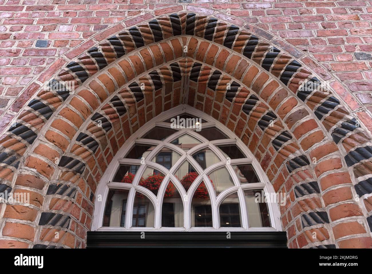 Détail d'une porte d'entrée historique décorée de mille pierres, Lüneburg, Basse-Saxe, Allemagne, Europe Banque D'Images