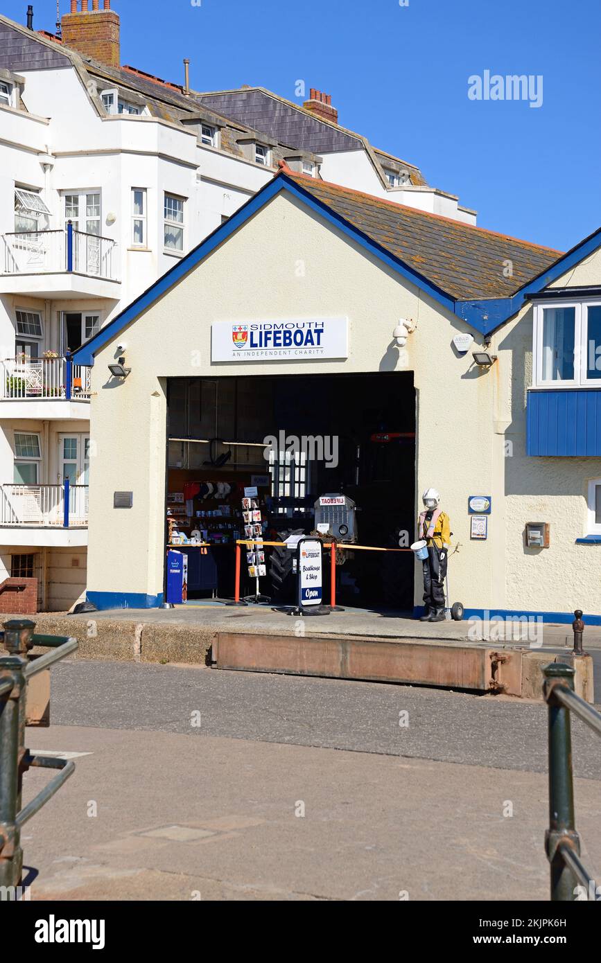 SIDMOUTH, Royaume-Uni - 08 AOÛT 2022 - vue de face de l'entrée de la station de Péniche Sidmouth Lifeboat le long du front de mer, Sidmouth, Devon, Royaume-Uni, Europe, 08 août, Banque D'Images