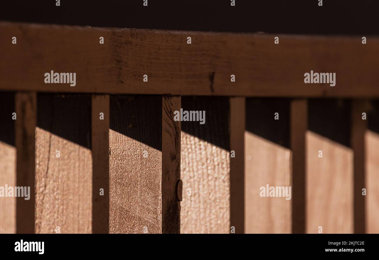 Architecture abstraite en bois, photo d'arrière-plan avec mise au point sélective Banque D'Images