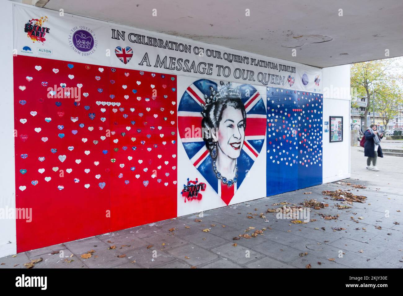 Un message à notre Reine - en célébration de l'art de rue de notre Dame Platinum Jubilee à Roehampton, Londres, SW15, Angleterre, Royaume-Uni Banque D'Images