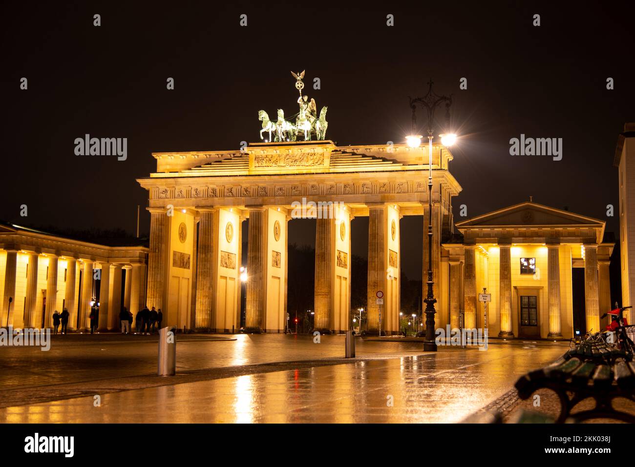 Berlin, Allemagne. Novembre 2022. La porte de Brandebourg à Berlin la nuit. Photo de haute qualité Banque D'Images