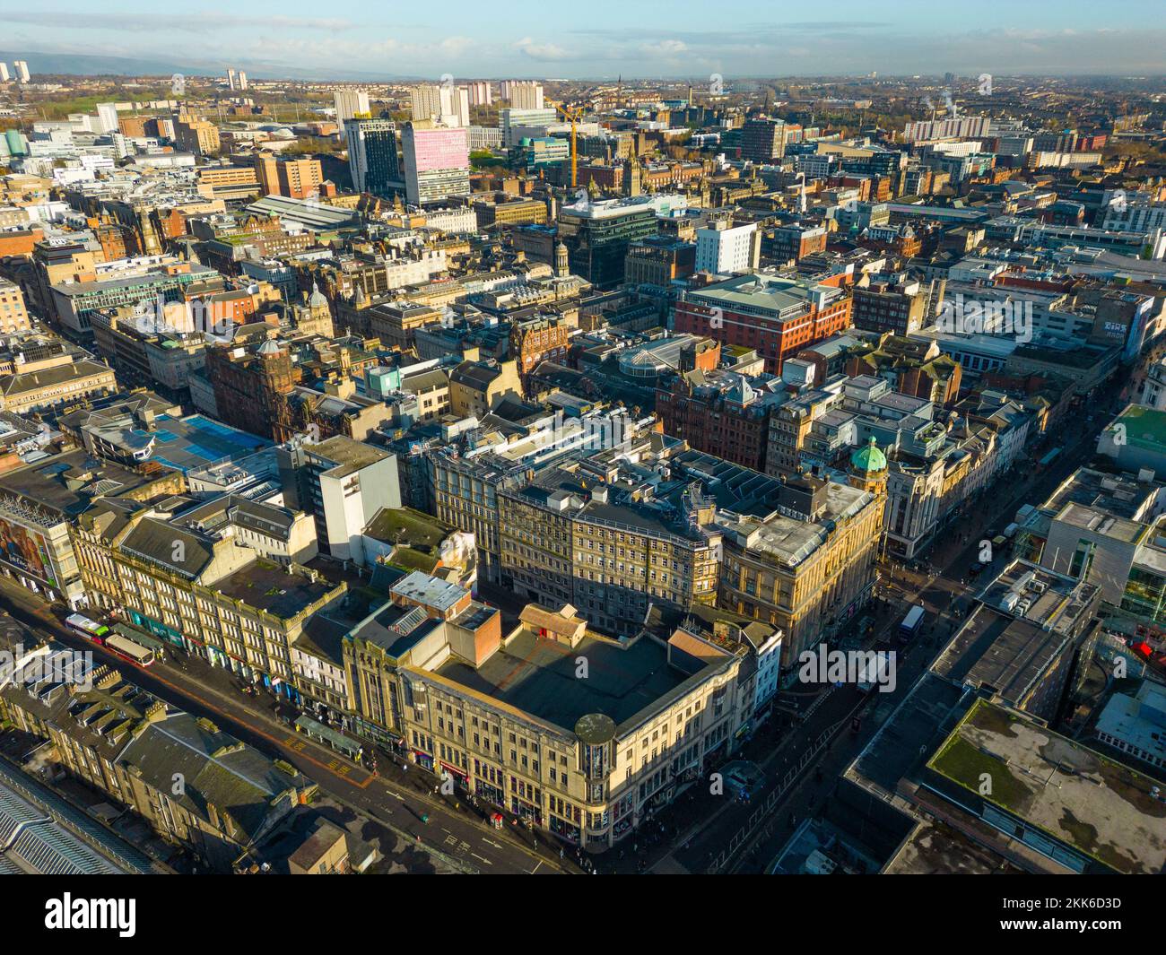 Vue aérienne depuis un drone d'horizon du centre-ville de Glasgow, Écosse, Royaume-Uni Banque D'Images