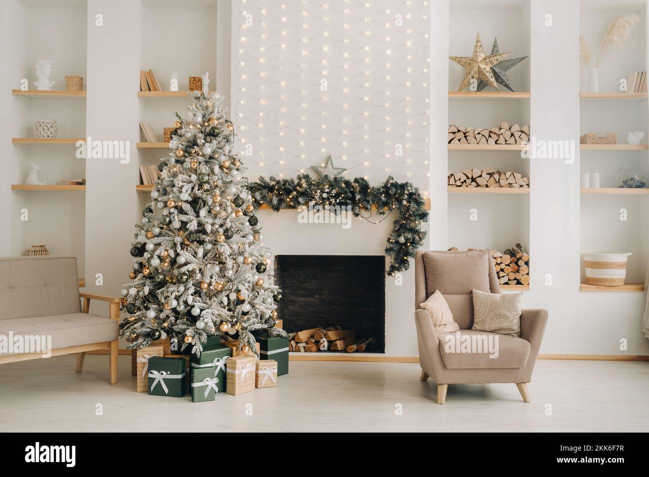 Arbre de Noël dans la maison de Noël intérieur.décoré zone de photo de Noël Banque D'Images