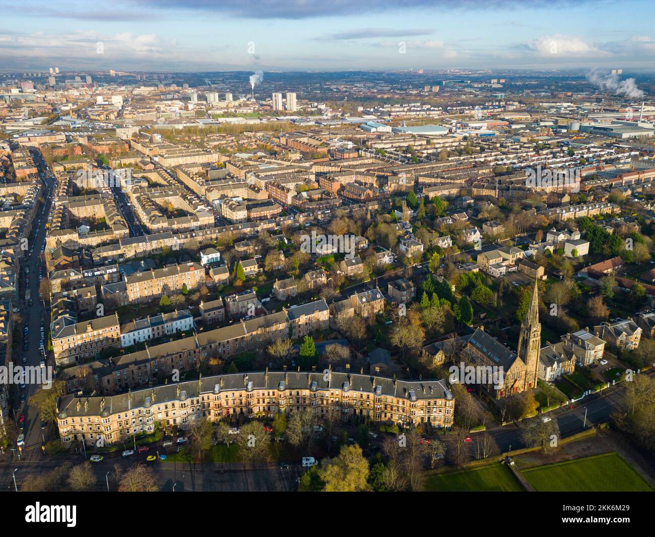 Vue aérienne du drone du quartier de Crosshill, dans le sud de Glasgow, Écosse, Royaume-Uni Banque D'Images