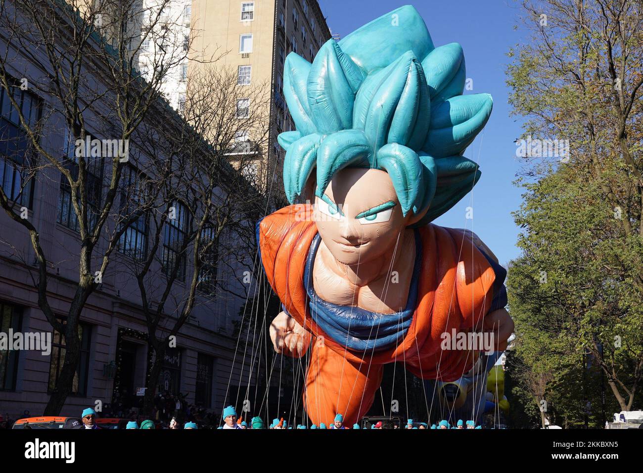 New York, NY, États-Unis. 24th novembre 2022. Goku, ballon en présence de la parade de Thanksgiving de Macy, Midtown Manhattan, New York, NY 24 novembre 2022. Crédit : Kristin Callahan/Everett Collection/Alay Live News Banque D'Images