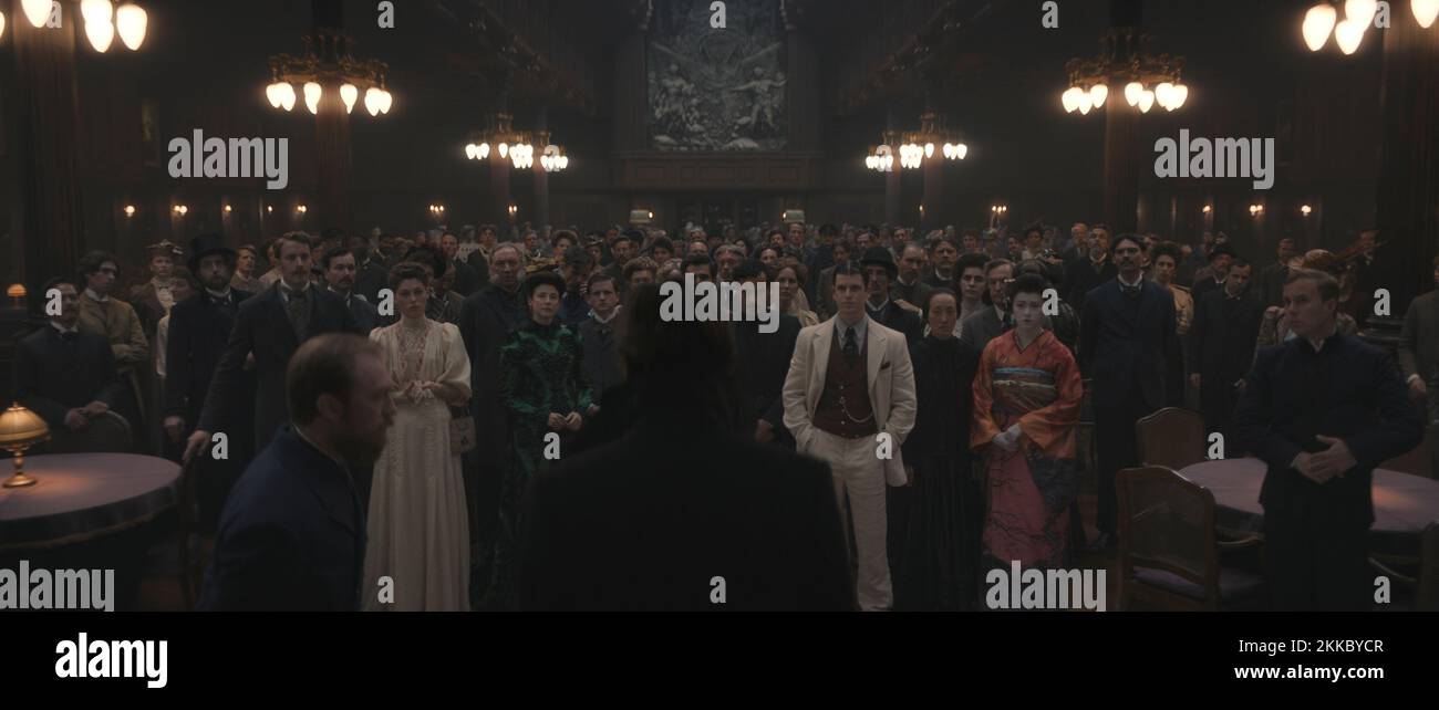 Jonas Bloquet, Mathilde Ollivier, Rosalie Craig, José Pimentão, Miguel Bernardeau, Gabby Wong, Isabella Wei, 1899. Crédit photo: Netflix Banque D'Images
