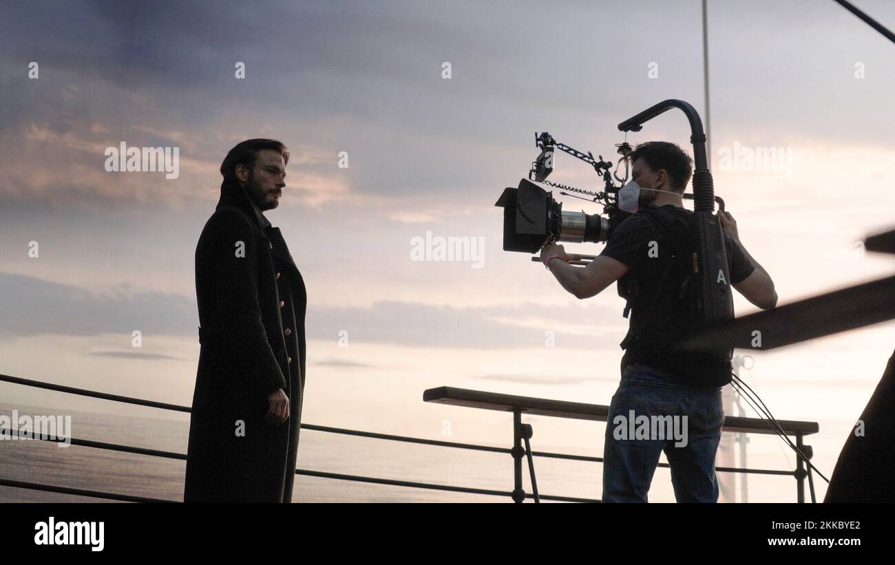 Andreas Pietschmann, Nikolaus Summerer (DOP), 1899. Crédit photo: Netflix Banque D'Images