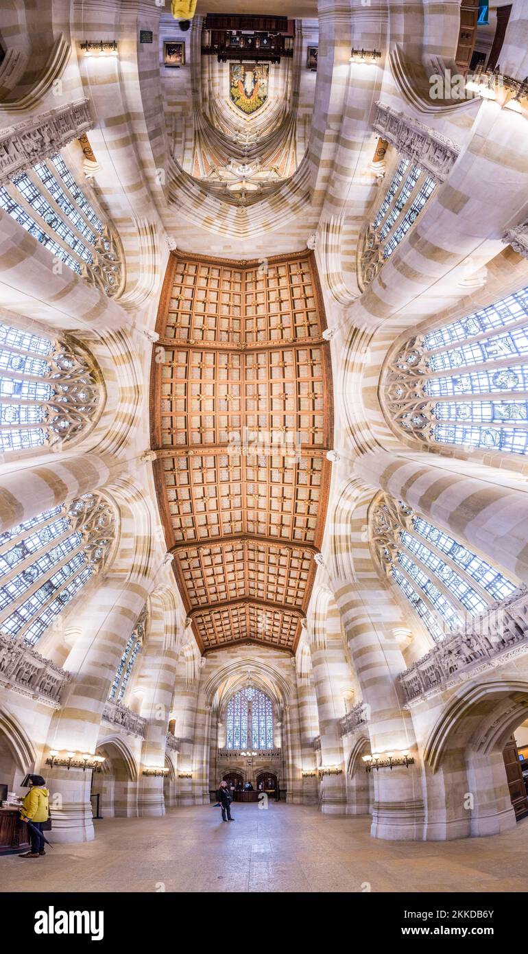 NEW HAVEN, États-Unis - octobre 28, 2015 : intérieur de la bibliothèque de l'Université de Yale à New Haven. Banque D'Images