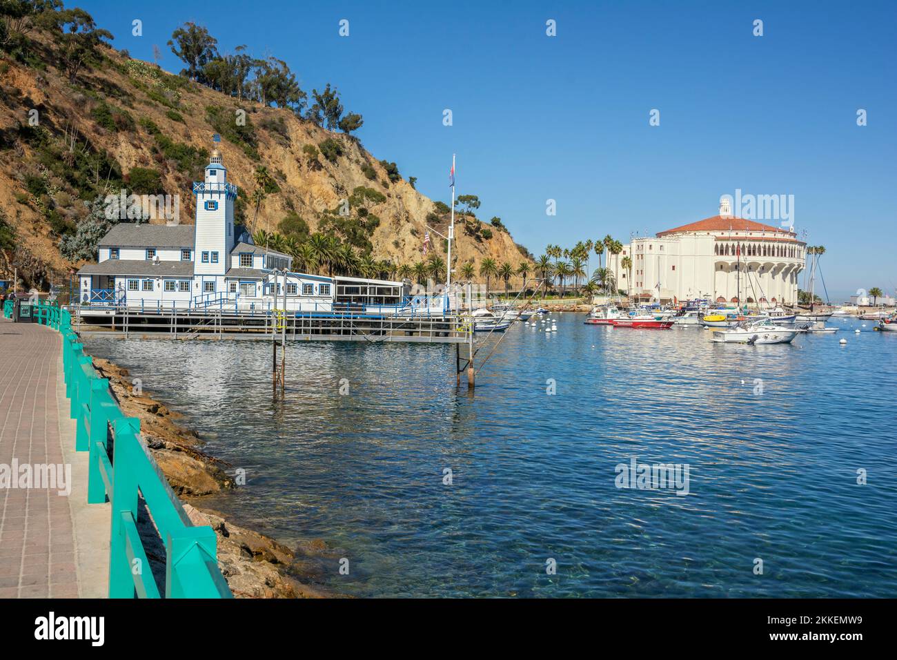 Californie, Catalina Island, via Casino, Avalon Harbour, Catalina Island Yacht Club fondée en 1924, Casino Banque D'Images
