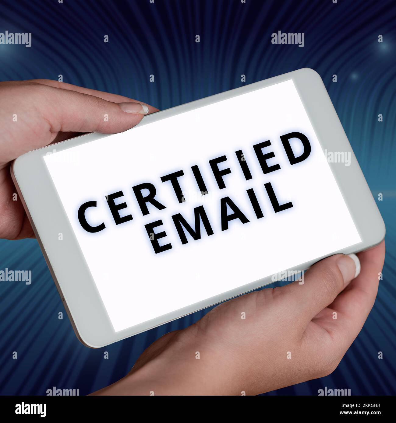 Affiche textuelle présentant un e-mail certifié, un e-mail de présentation d'entreprise dont l'envoi est certifié par une tierce partie neutre Banque D'Images