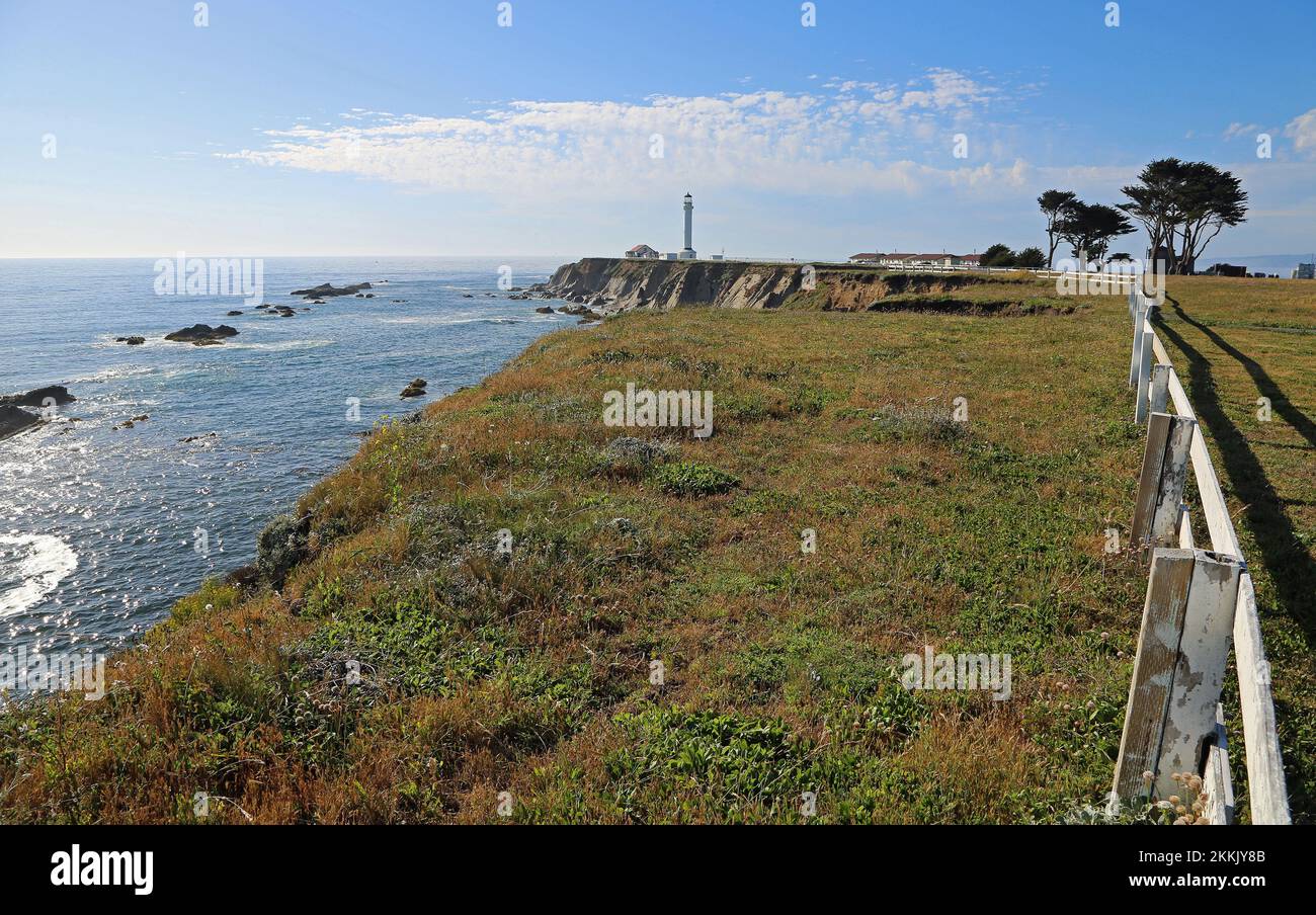 Marche sur la falaise à point Arena - Californie Banque D'Images