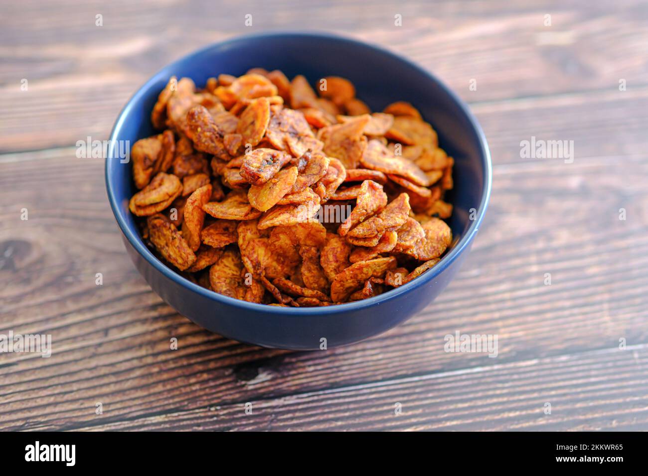 Croustilles de plantain sucrées et frites, prêtes à manger Banque D'Images