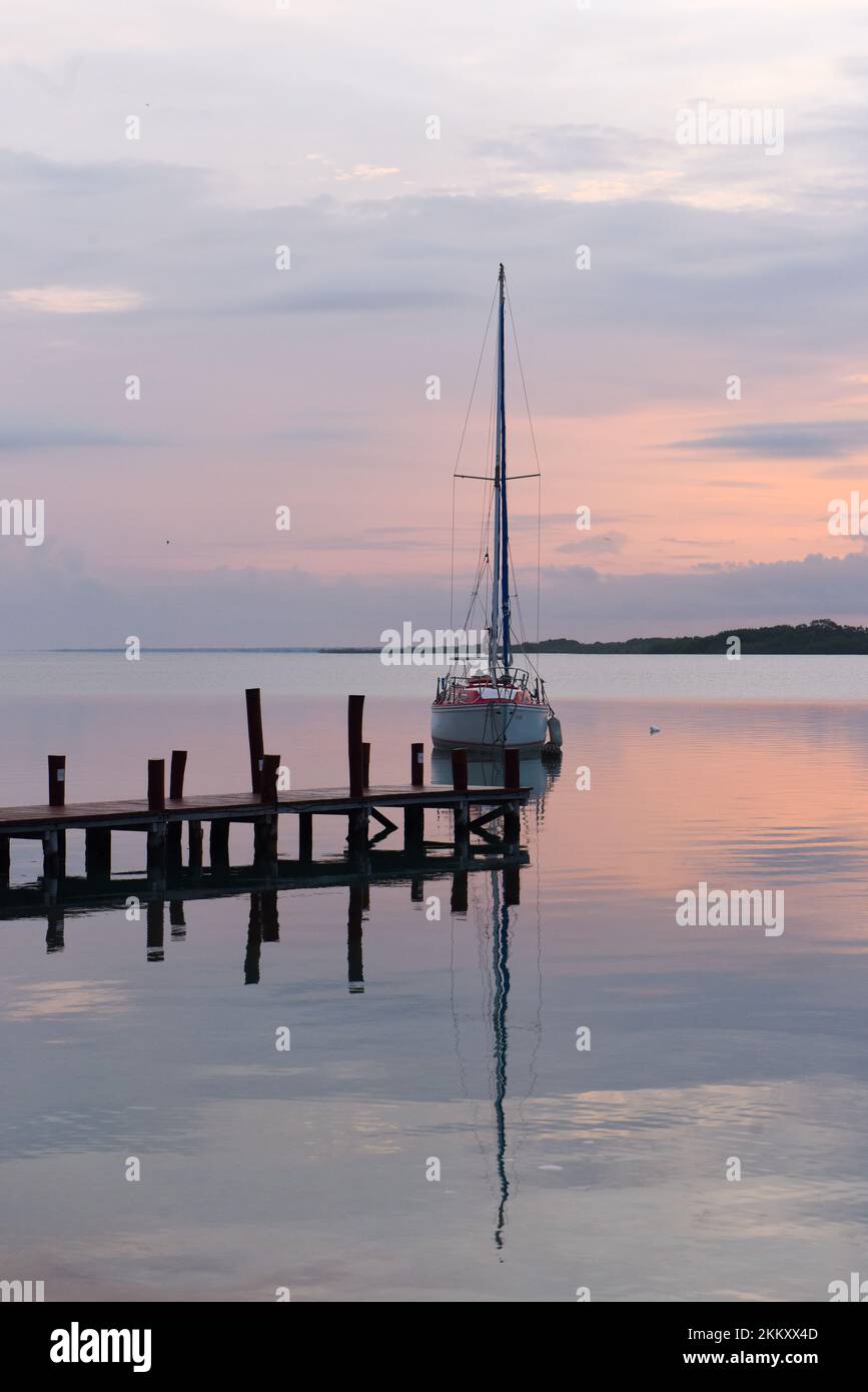 Bateau amarré Banque D'Images