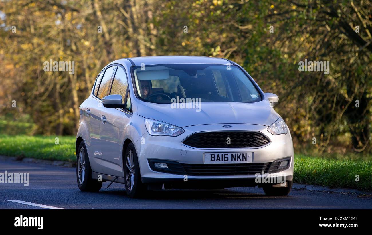 Voiture Ford C-Max 2016 argent Banque D'Images