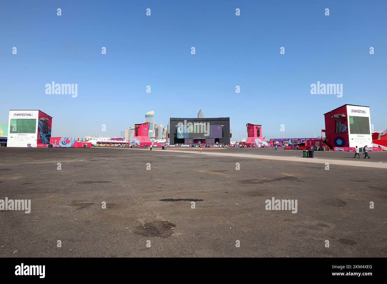 Les premiers matchs du Fifa Fan Festival dans le parc Al Bidda à l'arène Al Rihla sont regardés par un très petit nombre de spectateurs à Doha, au Qatar, le 26. Novembre 2022. Photo: Goran Stanzl/PIXSELL Banque D'Images