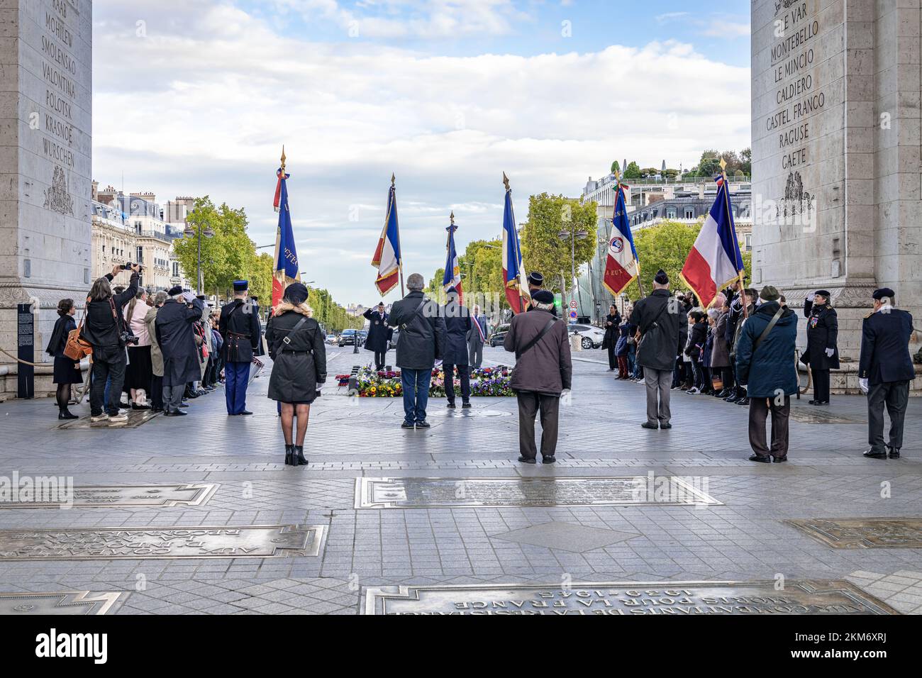 Cérémonie commémorative sous l'Arc de Triomphe de l'étoile, Paris, France Banque D'Images