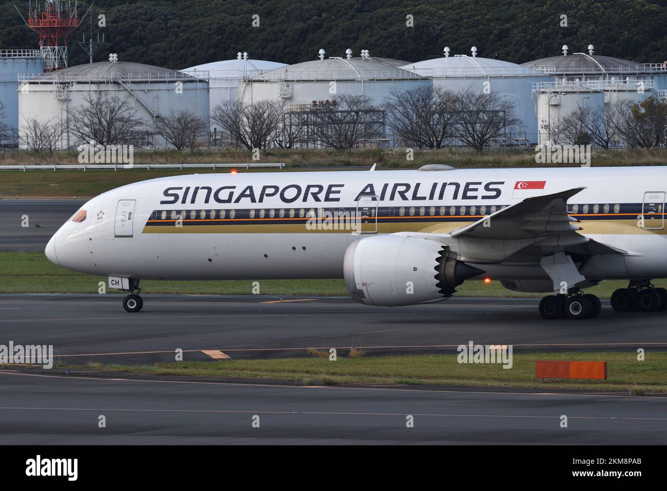 Préfecture de Chiba, Japon - 29 octobre 2021 : Boeing B787-10 Dreamliner (9V-SCH) de Singapore Airlines. Banque D'Images