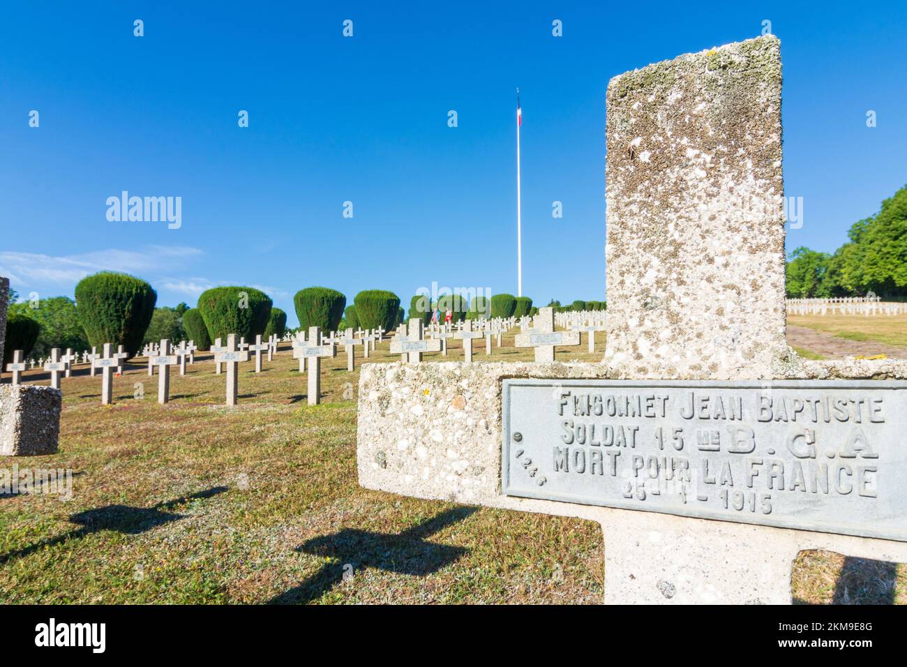 Montagnes des Vosges (Vogesen) : cimetière de guerre à Hartmannswillerkopf (vieil Armand, Hartmannsweiler Kopf), monument national de la première Guerre mondiale pour la nuit Banque D'Images