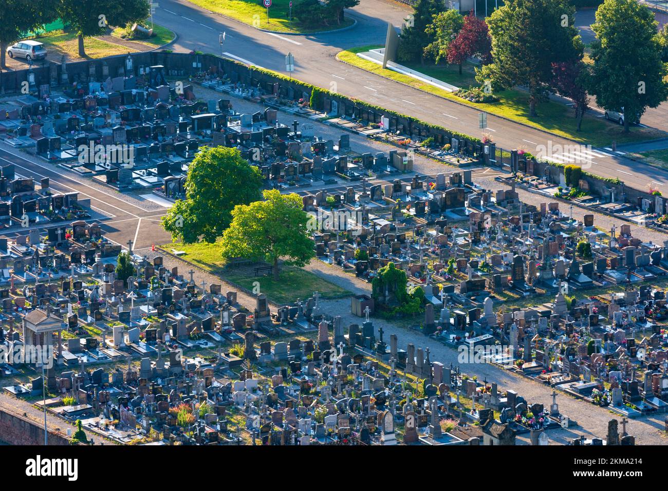 Guebwiller (Gebweiler) : cimetière d'Alsace (Elssass), Haut-Rhin (Oberelsss), France Banque D'Images