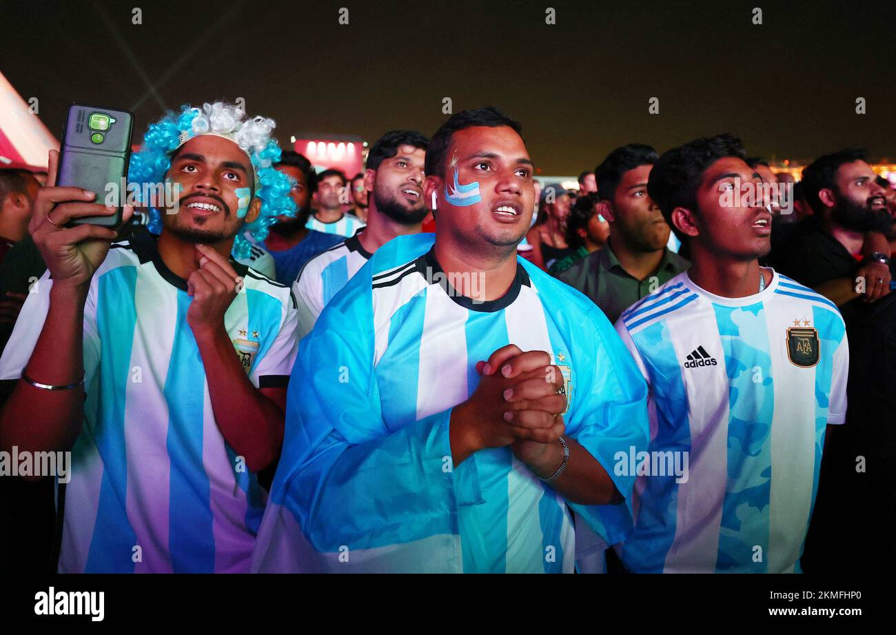 Football football - coupe du monde de la FIFA Qatar 2022 - Festival des fans de la FIFA - Parc Al Bidda, Doha, Qatar - 26 novembre 2022 les fans de l'Argentine réagissent REUTERS/Siphiwe Sibeko Banque D'Images