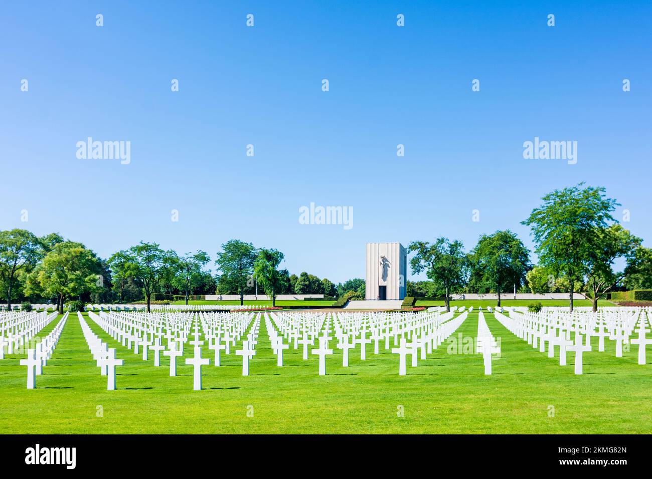 Saint-Avold (Sankt Avold, Sänt Avuur) : cimetière et mémorial de Lorraine, rangées de pierres à tête, chapelle de Lorraine (Lothringen), Moselle (Moselle), Banque D'Images