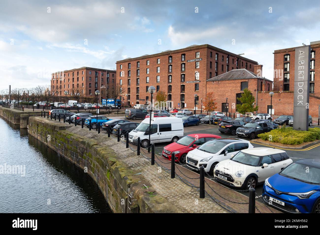 Liverpool, Royaume-Uni : parking Gower Street, parking du centre-ville entre Albert Dock et Dukes Dock. Banque D'Images