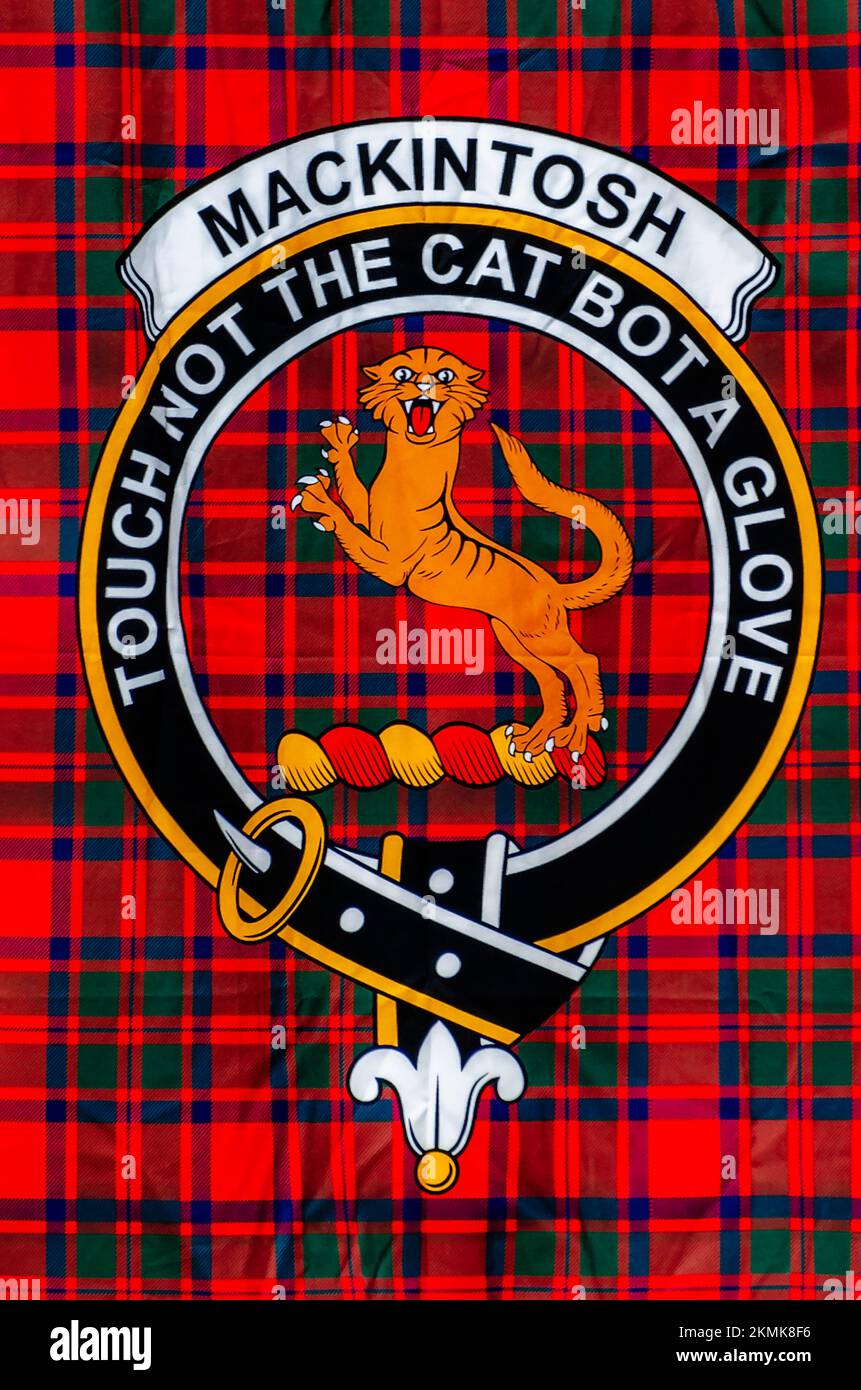 Le clan Mackintosh est exposé lors de la parade des clans tartans au Celtic Music Festival et aux Scottish Highland Games à Gulfport, Mississippi. Banque D'Images