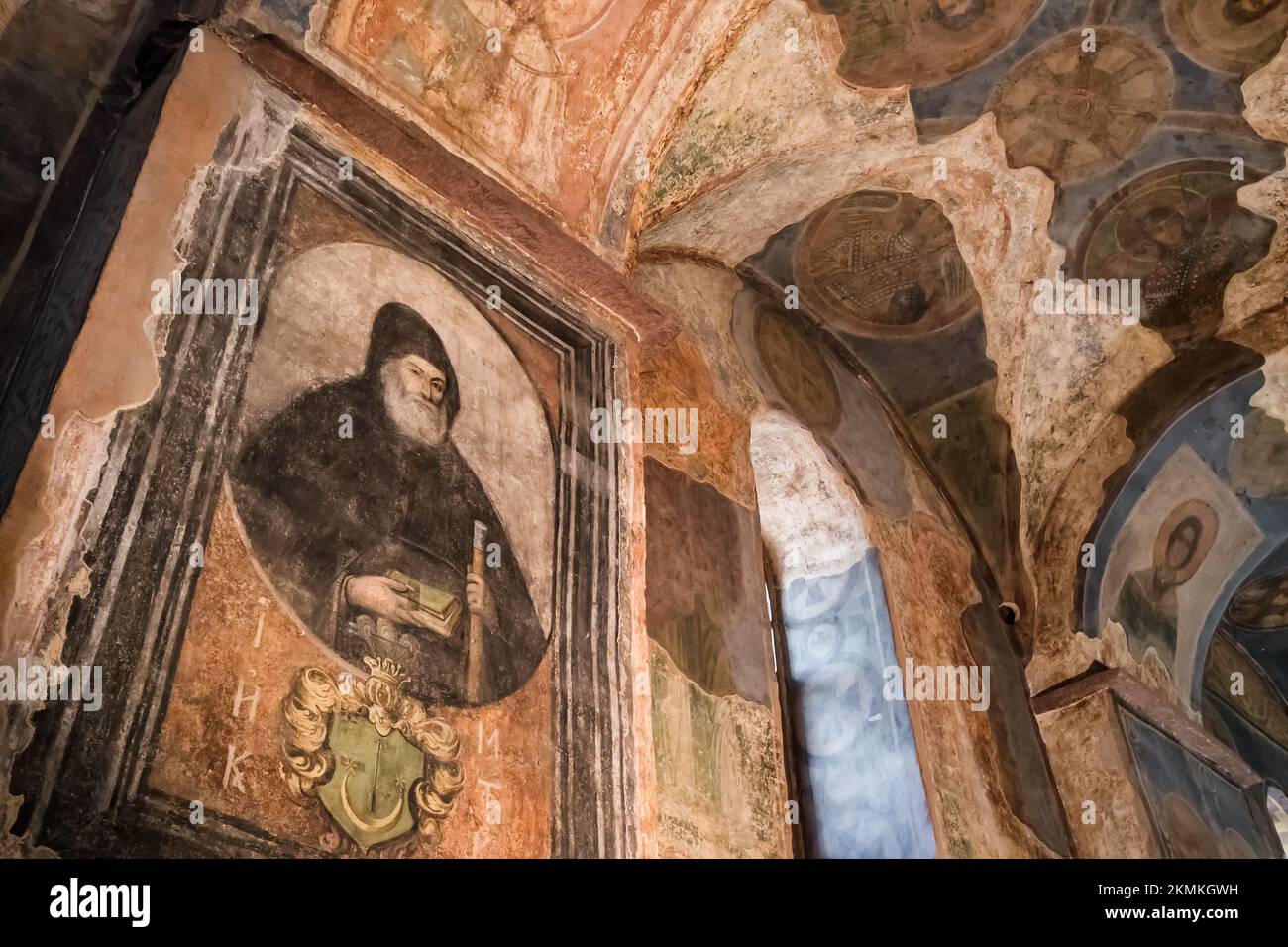 Fresques chrétiennes anciennes à l'intérieur de l'église du monastère de Saint Cyril à Kiev, Ukraine Banque D'Images