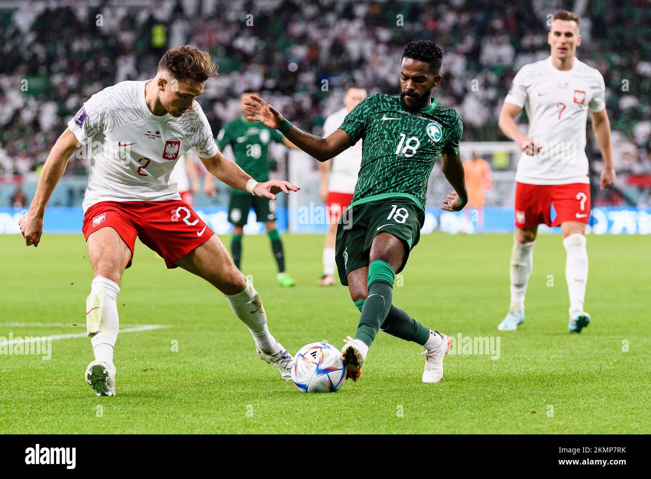 Doha, Qatar. 14th septembre 2022. Doha, Qatar, novembre 26th 2022: Nawaf Al-Abed d'Arabie Saoudite et Matty Cash de Pologne pendant la Pologne contre l'Arabie Saoudite, valide pour la phase de groupe de la coupe du monde, tenue au stade de la ville d'éducation à Doha, Qatar. (Marcio Machado/SPP) crédit: SPP Sport presse photo. /Alamy Live News Banque D'Images