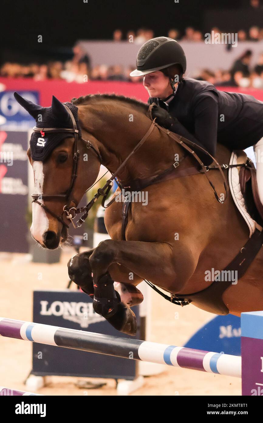 Madrid, Espagne. 26th novembre 2022. Le cavalier Emilie Conter est en compétition lors de l'événement "Trofeo Estrella Damm CSI5" lors de la semaine équestre 2022 de l'IFEMA Madrid à la main Arena d'Ifema, Madrid. IFEMA Madrid Horse week est un événement équestre multidisciplinaire qui implique des compétitions et des programmes de spectacles. Cette fête des chevaux et des cavaliers se tient chaque année de 25 novembre à 27th et cette année ils célèbrent leur anniversaire de 10th. IFEMA est court pour Institución Ferial de Madrid ou 'Fair institution of Madrid' (photo par Atilano Garcia/SOPA Images/Sipa USA) crédit: SIPA USA/Alay Live News Banque D'Images