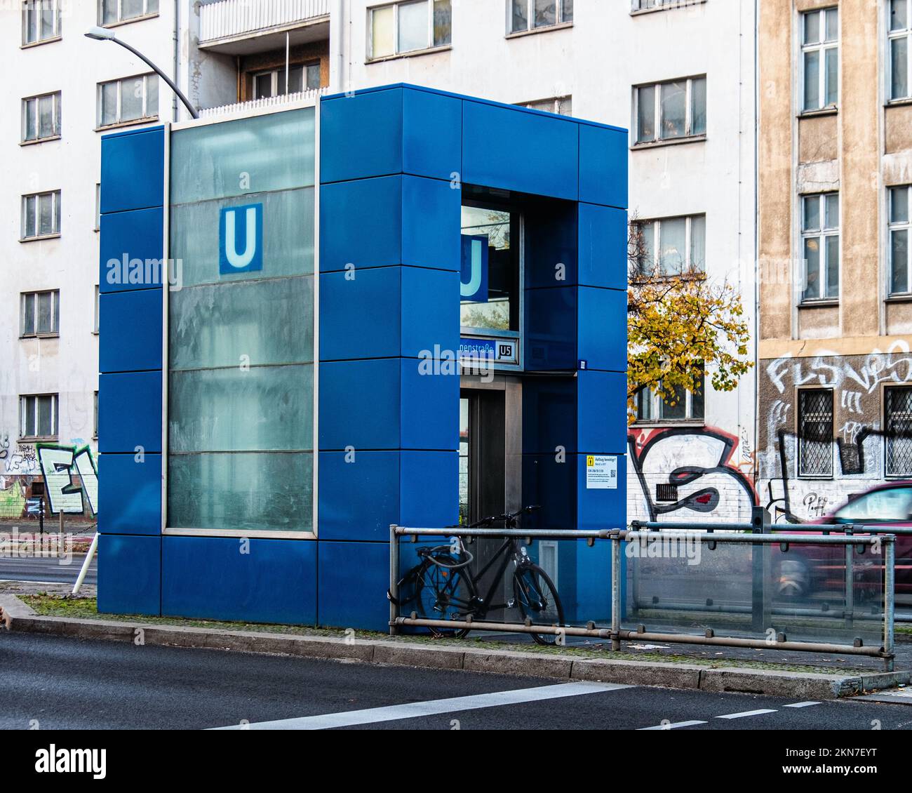 U5 Magdalenenstrasse, station de métro U-Bahn. Entrée de l'ascenseur, Lichtenberg, Berlin Banque D'Images