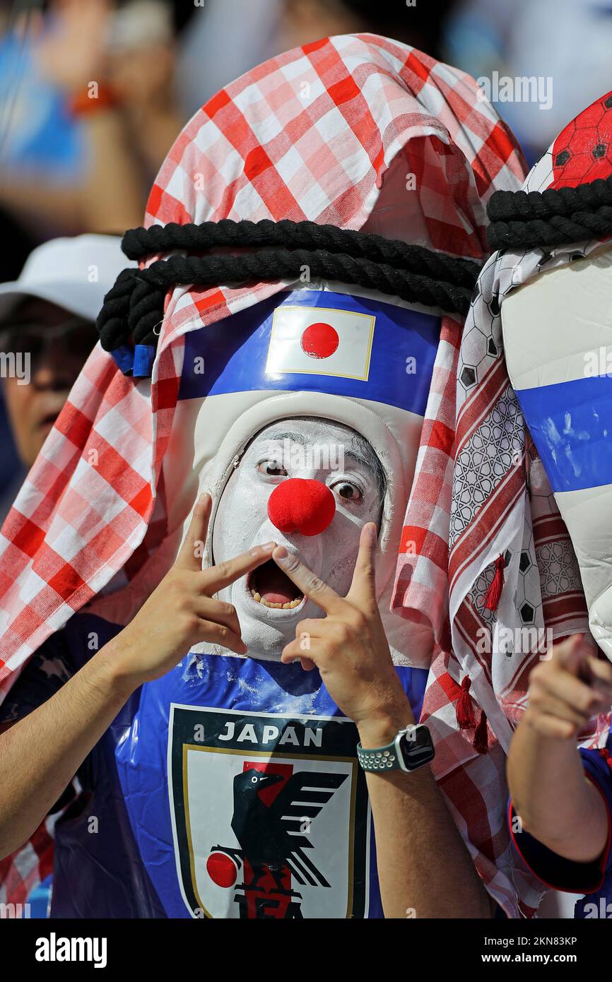 Torcedora do Japão lors de la coupe du monde de la FIFA, Qatar 2022 match, Groupe E, entre le Japon et le Costa Rica a joué au stade Ahmed bin Ali le 27 novembre 2022 à AR-Rayyan, Qatar. (Photo de PRESSIN) Banque D'Images