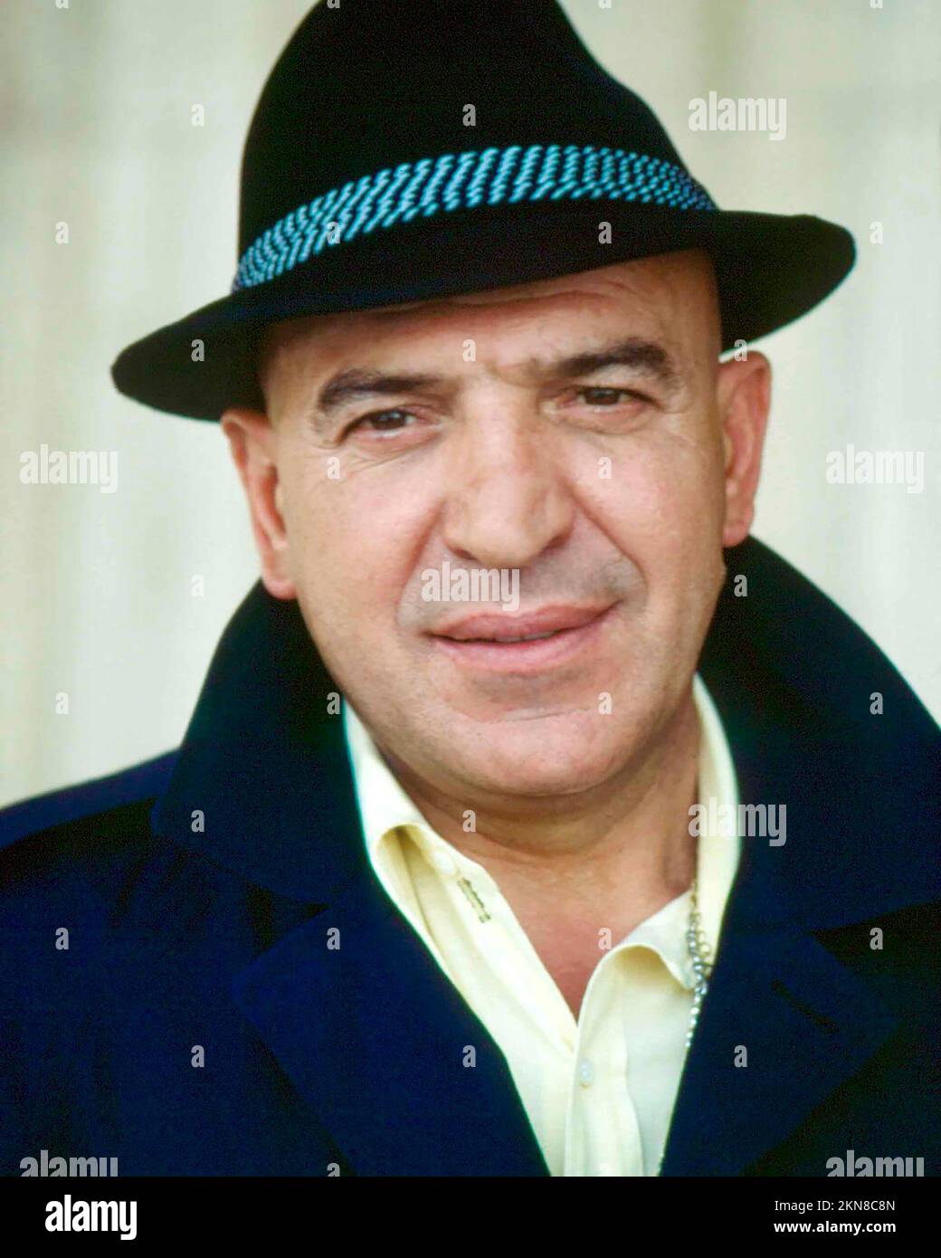 TELLY SAVALAS à KOJAK (1973), dirigée par JEANNOT SZWARC et RUSS MAYBERRY. Crédit : UNIVERSAL TV / Album Banque D'Images TELLY SAVALAS à KOJAK (1973), dirigée par JEANNOT SZWARC et RUSS MAYBERRY. Crédit : UNIVERSAL TV / Album Banque D'Images